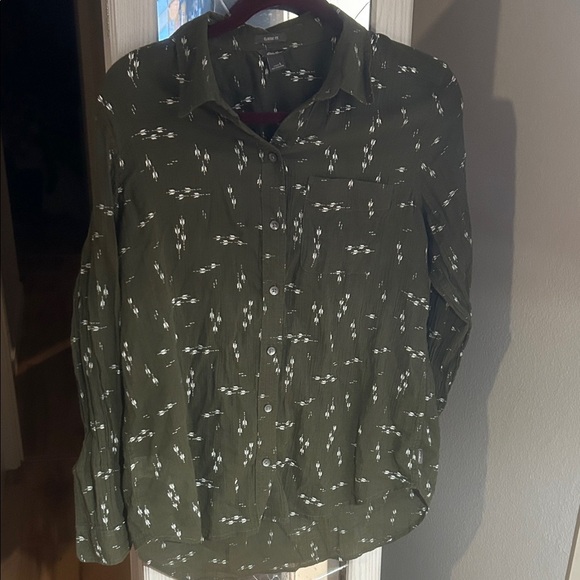 Eddie Bauer Olive Green Button Down Shirt - Picture 1 of 7